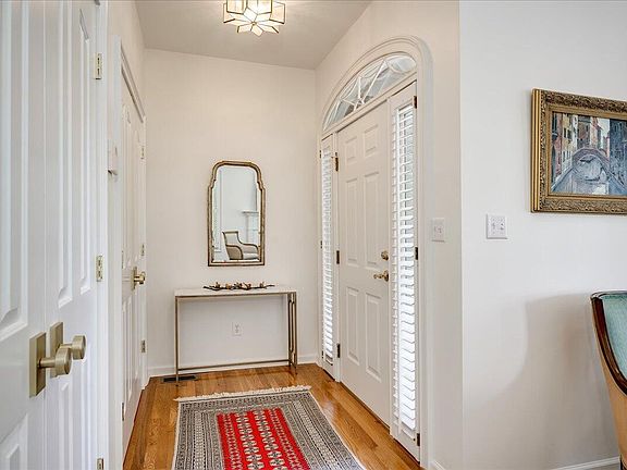 4th image of 672 Glen Abbey Drive