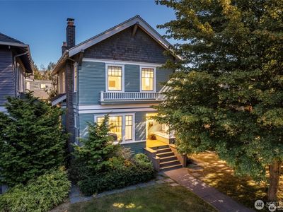 2430 8th Avenue W, Seattle, WA, 98119
