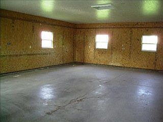 5th image of 129 E Main St