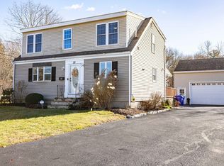28 Nevens Cir, Rockland, MA 02370