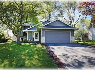 9249 Shenandoah Ln N, Maple Grove, MN 55369
