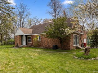 27347 Shiawassee Rd, Southfield, MI 48033