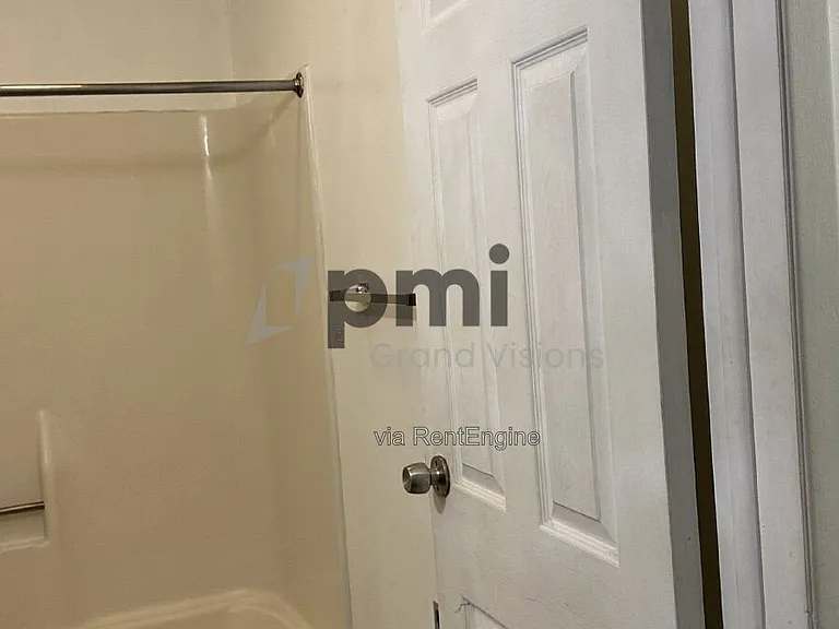 1616 University Dr — Photo 13