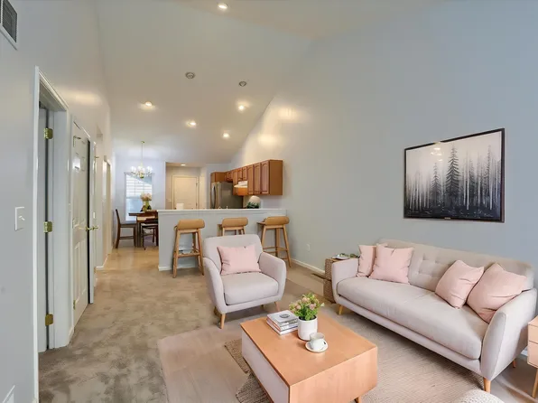 79 Keswick Dr, Mechanicsburg, PA 17050