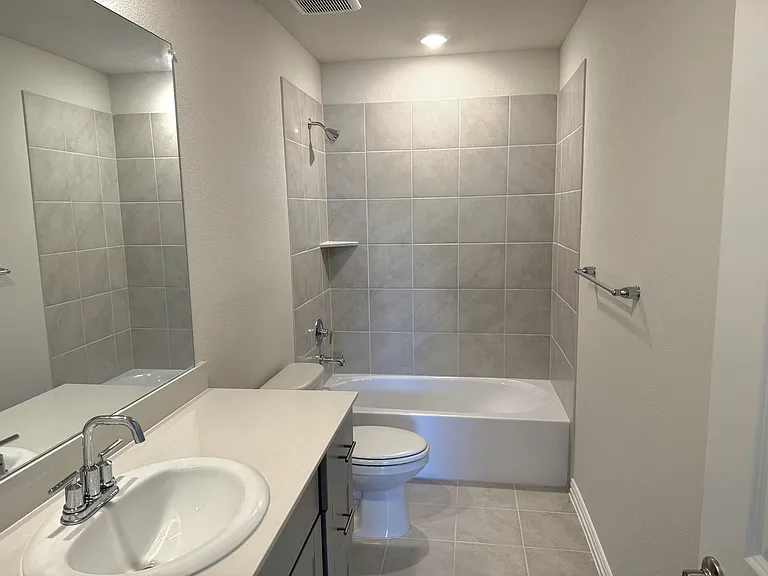 212 Travine Dr — Photo 14