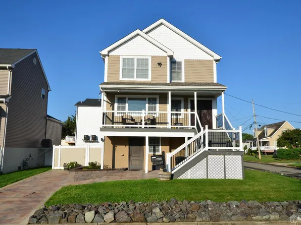 1303 Shore Rd, Union Beach, NJ 07735