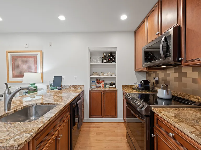 424 E Capitol St NE #3 — Photo 11