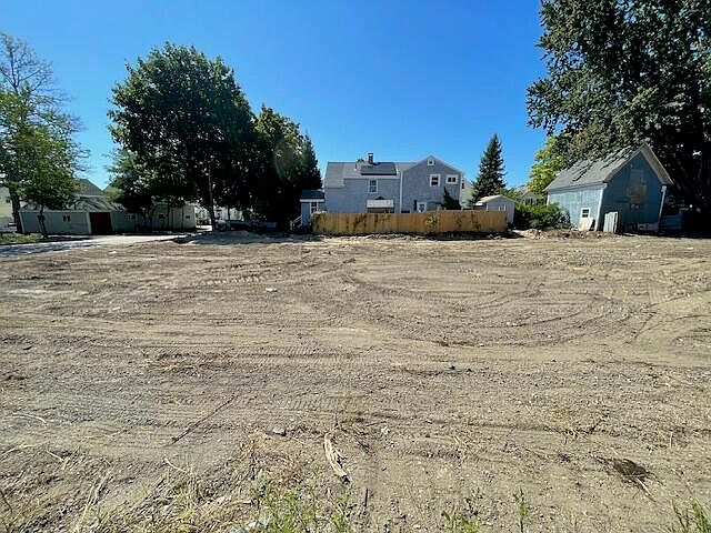 2nd image of 122 Temple Street