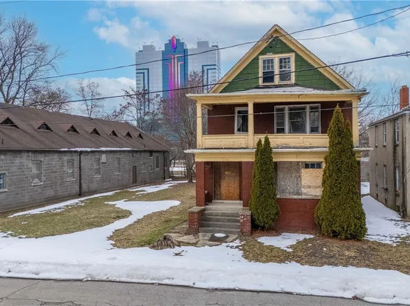 328 9th St, Niagara Falls, NY 14303