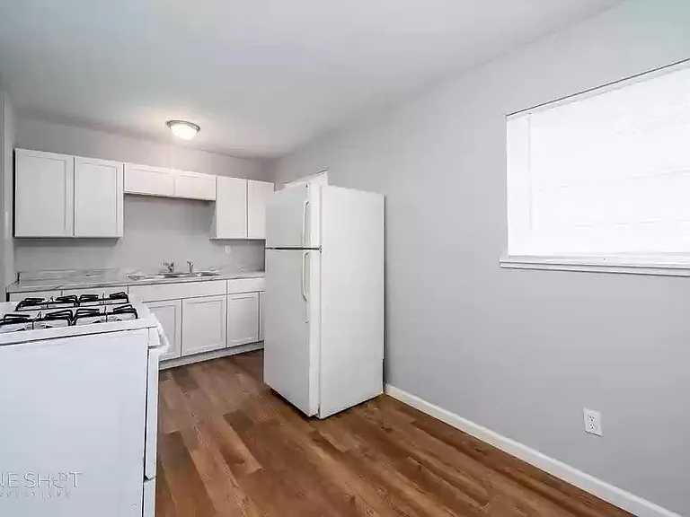 525 N Bowie Dr — Photo 10