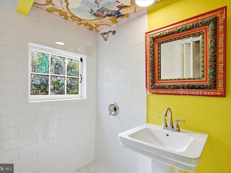 34th image of 2311 Acacia Rd