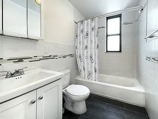 Rented by M G Commercial Realty | media 5