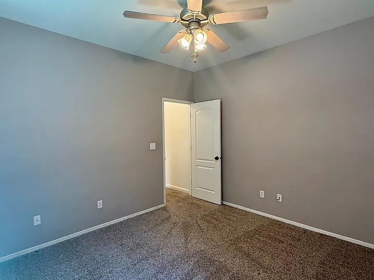 1548 W Hampton Cir — Photo 18