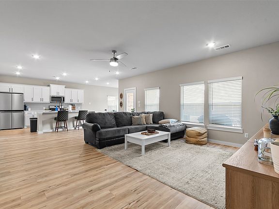 2nd image of 797 Vineyard Way