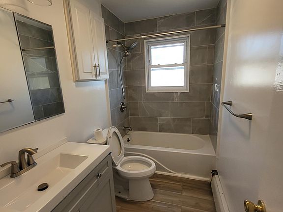 3rd image of 1616 Lydia Ave #1
