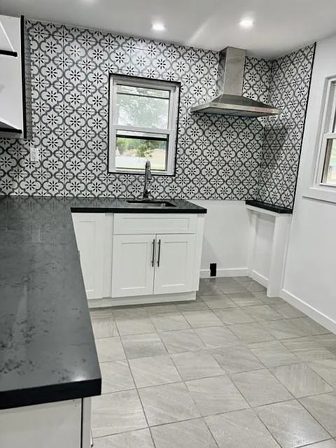 3 bed, 1100 sqft, $1,100 — Photo 4