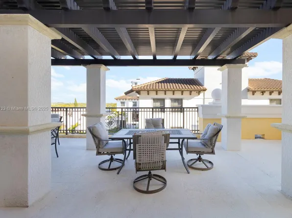 8390 SW 72nd Ave APT 609, Miami, FL 33143