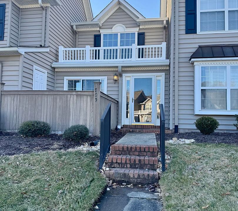 1st image of 705 Settlement Dr