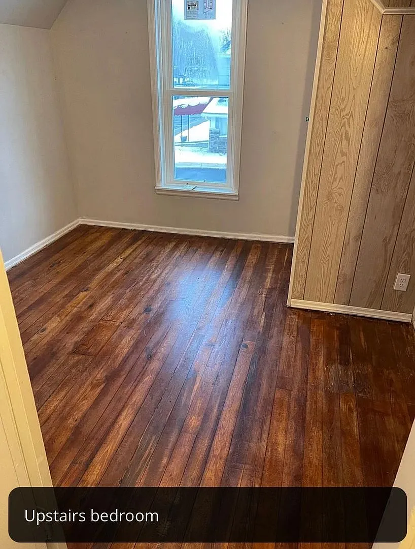 4 bed/ 2 bath — Photo 2