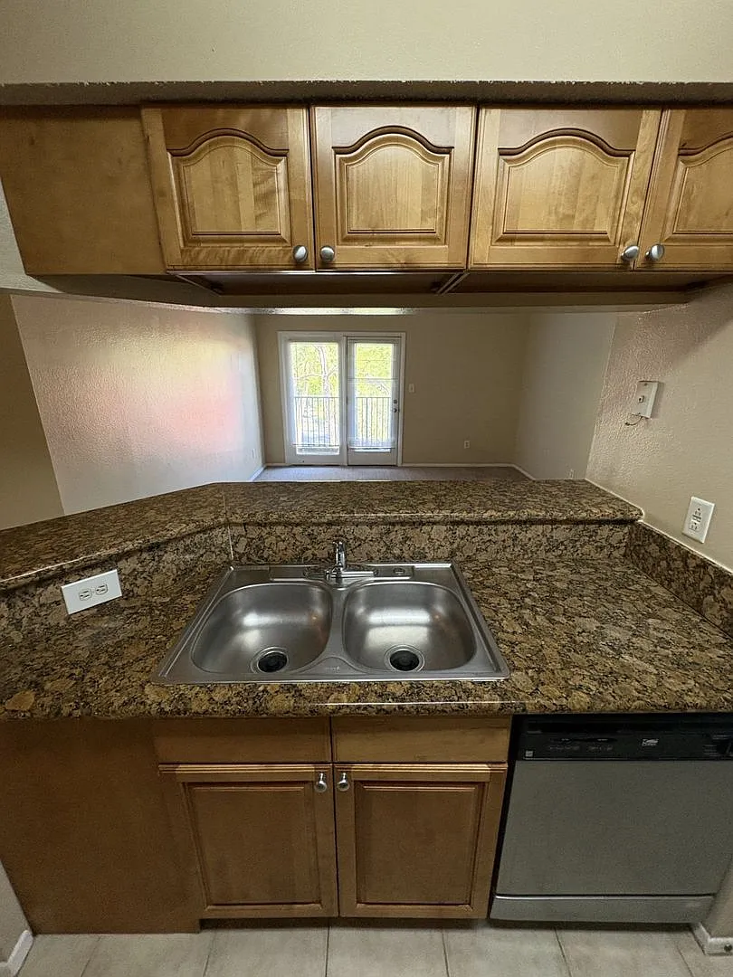 Building Photo - 249 Afton Sq #307