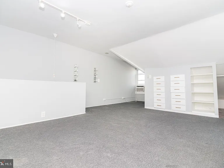 635 Chambers St — Photo 21