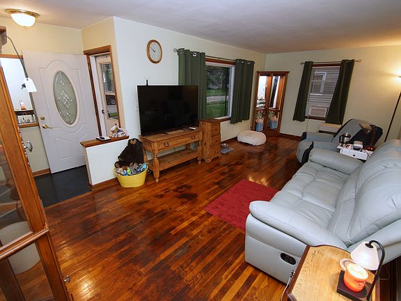5th image of 2729 Bellevue Ave