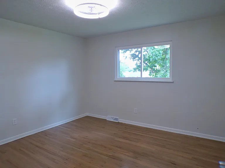 2066 Holt Ave — Photo 10