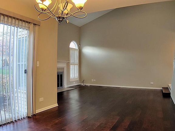 4th image of 252 Bridlewood Ct