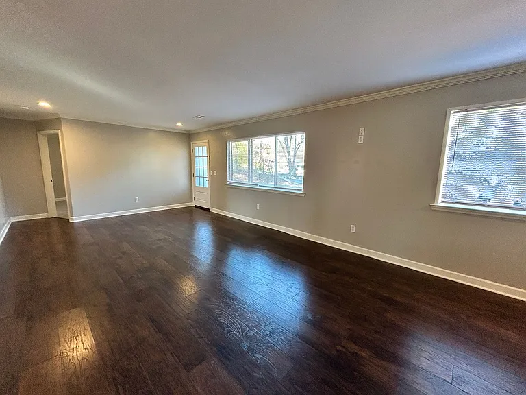 4224 Victory St — Photo 4