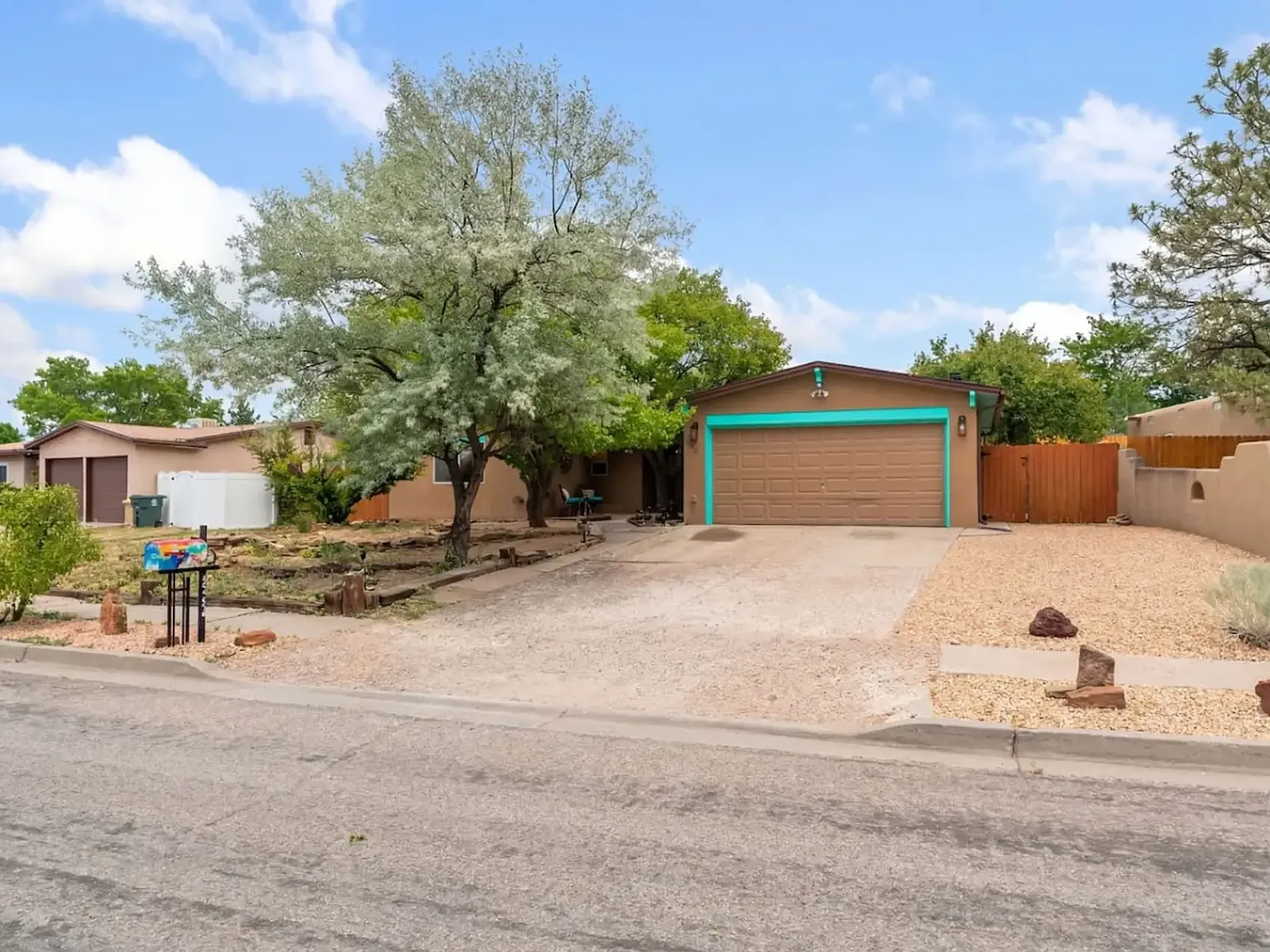 4 bed, 1500 sqft, $5,500 — Photo 2