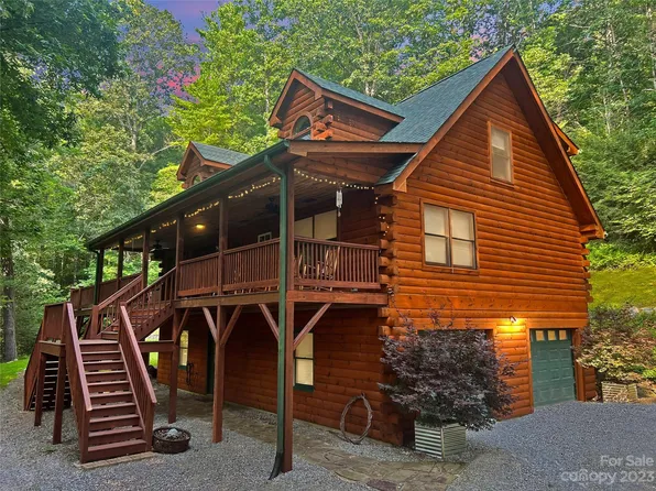99 Turtle Rock Hwy, Hendersonville, NC 28792