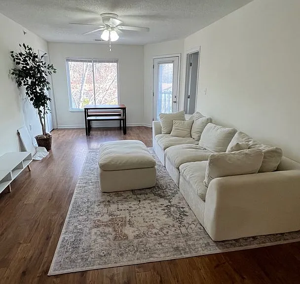 1411 Collegiate Cir #302 — Photo 1