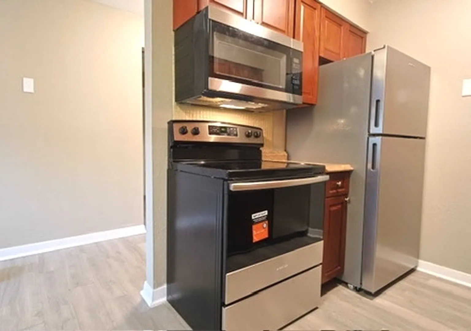 1 Bedroom Apartment - Pet Friendly — Photo 1