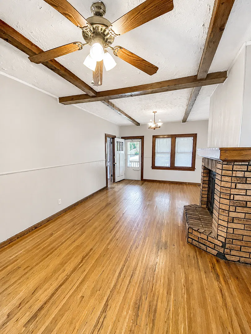 South Street Single House | Huge Garage| Large Driveway | Fully Fenced Yard & Basement Storage — Photo 2