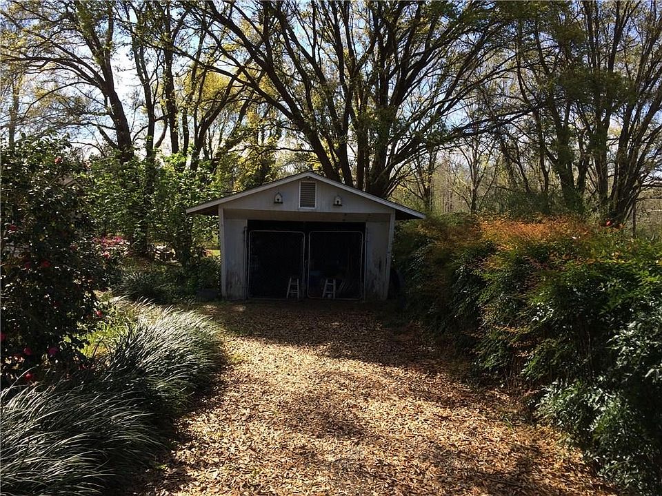 2nd image of 8934 Howells Ln W