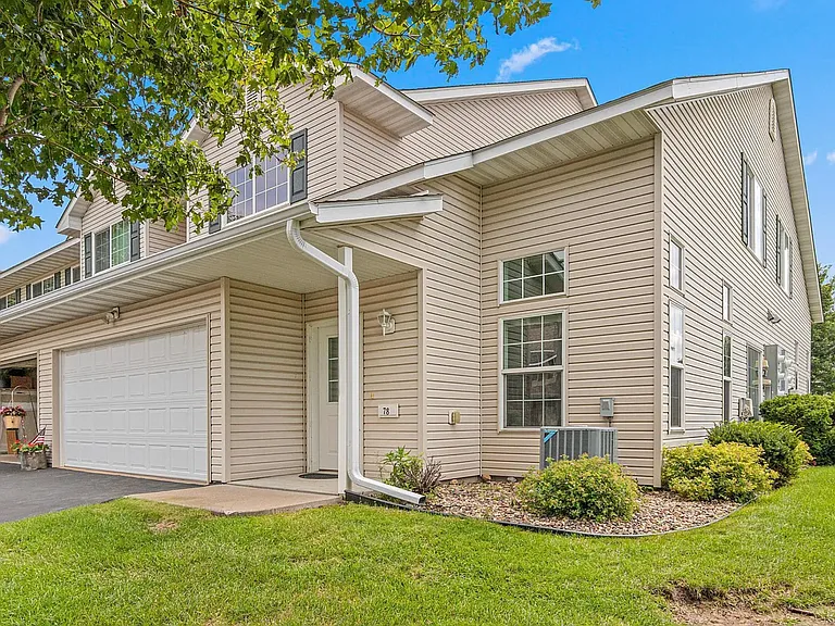 78 Bridgewater Trl — Photo 2