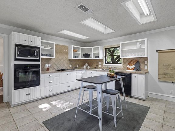 2nd image of 8020 Bobwhite Dr
