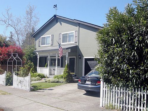 2nd image of 4801 Fernglen Dr