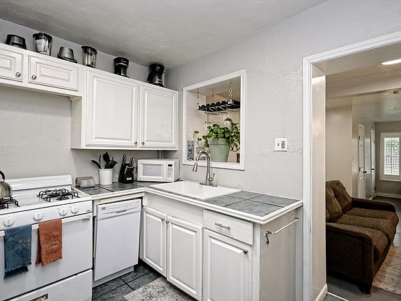 5th image of 3409 Banton Rd #B