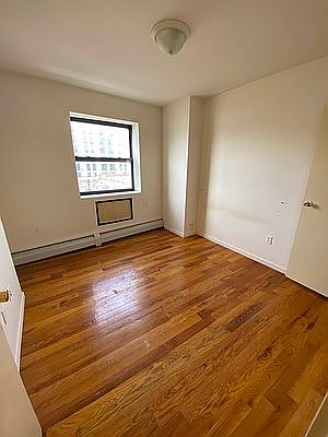 3rd image of 38-12 31st St #207