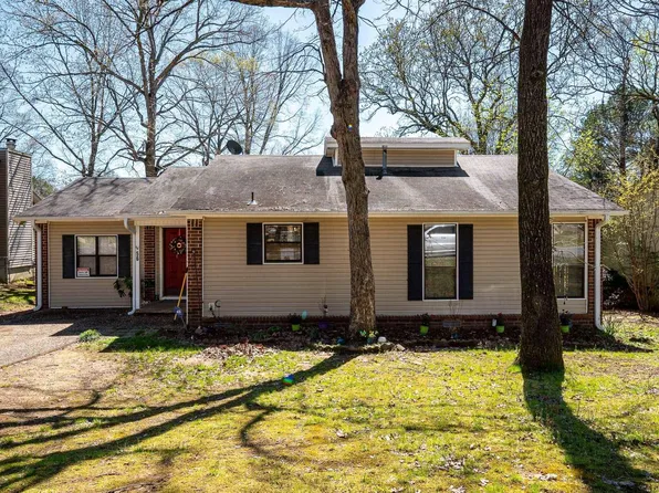 56 Point West Cir, Little Rock, AR 72211