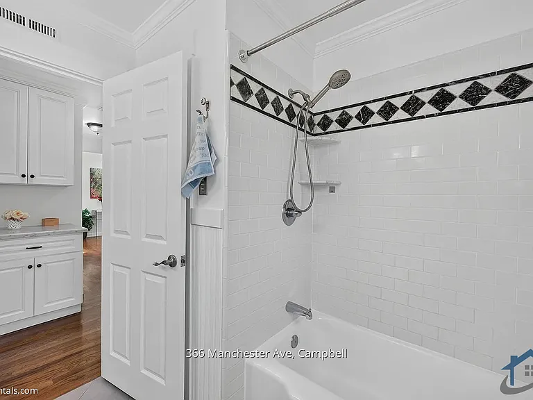 366 Manchester Ave — Photo 21