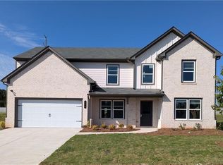 476 Rodeo Dr, Auburn, GA 30011