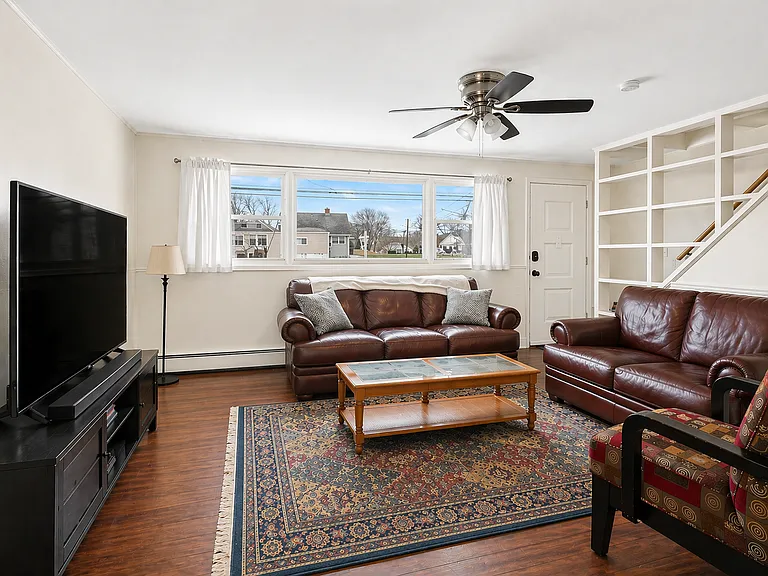 69 Seaver Cir — Photo 4