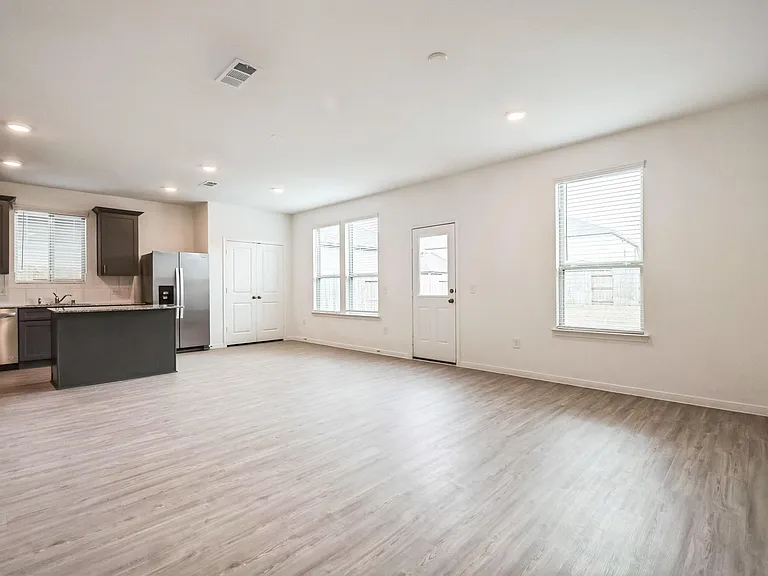 16523 Pine Arrow Dr — Photo 12