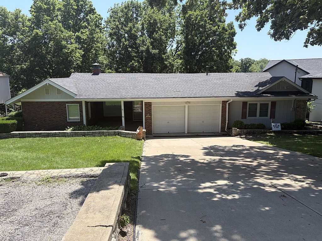 9609 NW 77th Ter - Property Image
