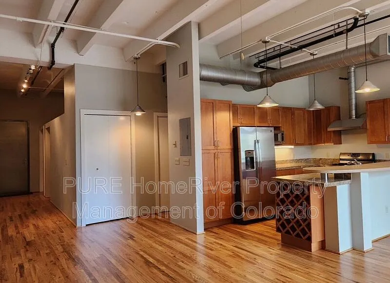 1 bed, 1.0 bath, 974 sqft, $2,000 — Photo 2