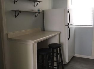 401 W Chestnut St APT 4, Bloomington, IL 61701