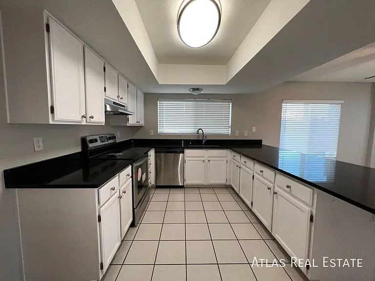 4145 W Bluefield Ave — Photo 3