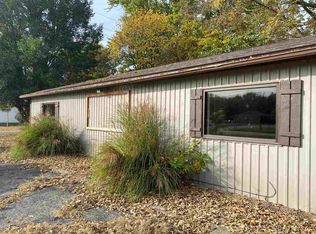 302 N Main St, Clinton, IN 47842